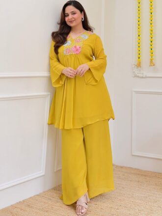 Women Floral Embroidered Regular Thread Work Kurta with Palazzos