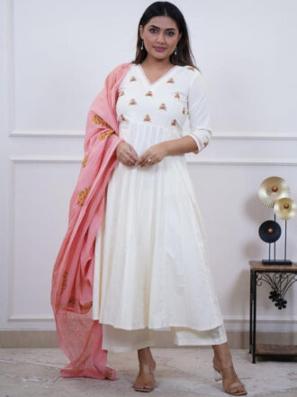Women Floral Embroidered Panelled Thread Work Kurta with Trousers & With Dupatta